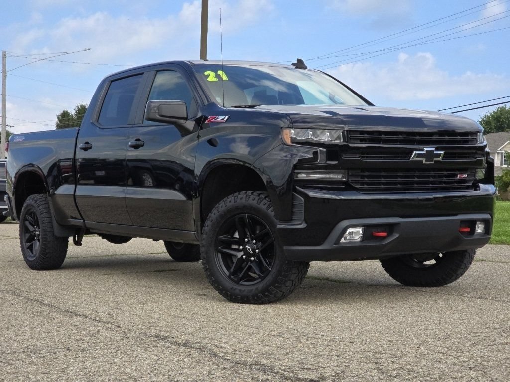Used 2021 Chevrolet Silverado 1500 LT Trail Boss w/ Convenience Package II AWD/4WD image 2