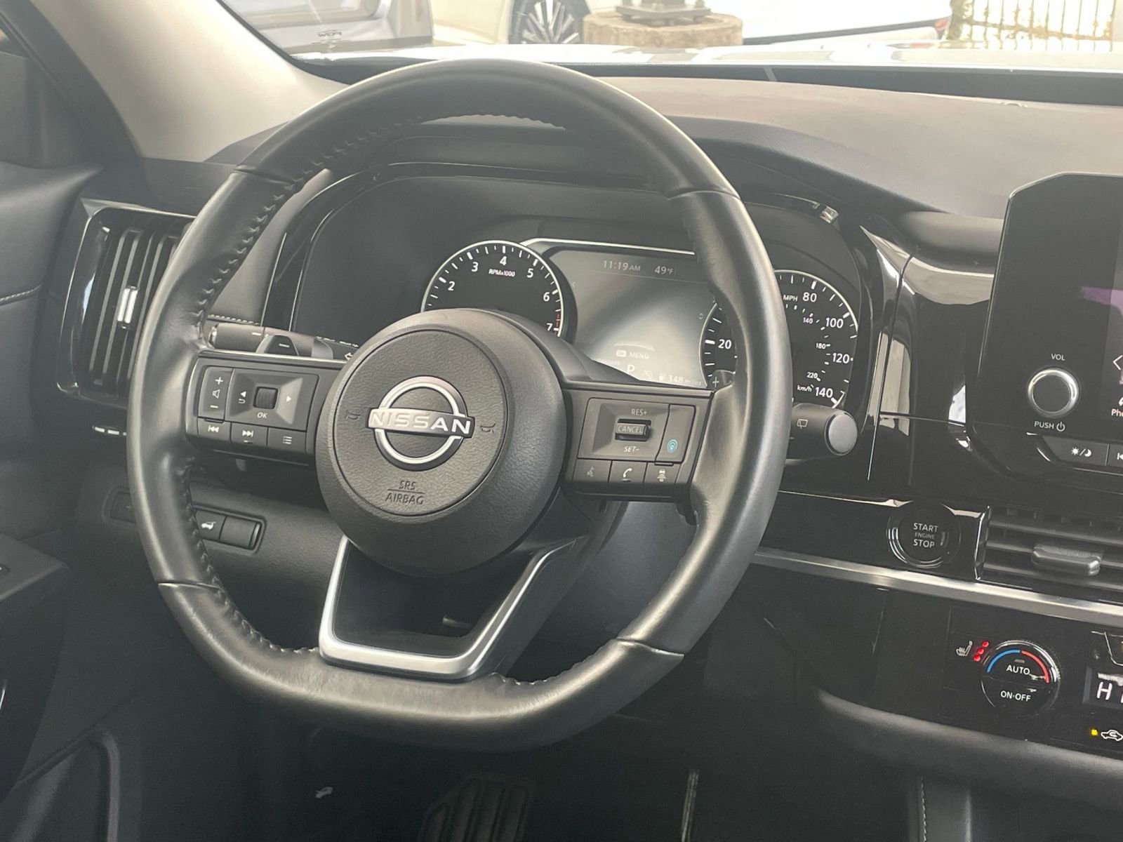 Used 2025 Nissan Pathfinder SV image 38