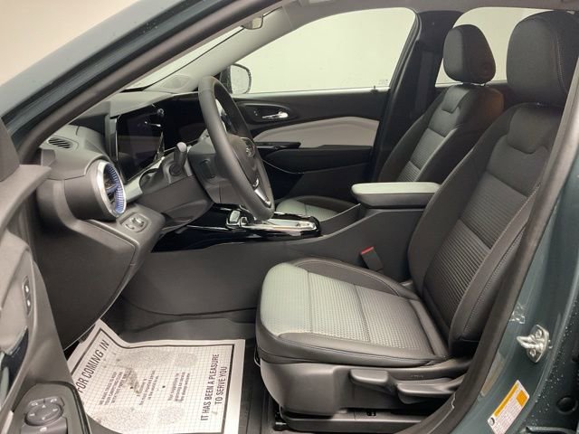 New 2026 Chevrolet Trax LT w/ Midnight Edition FWD image 12