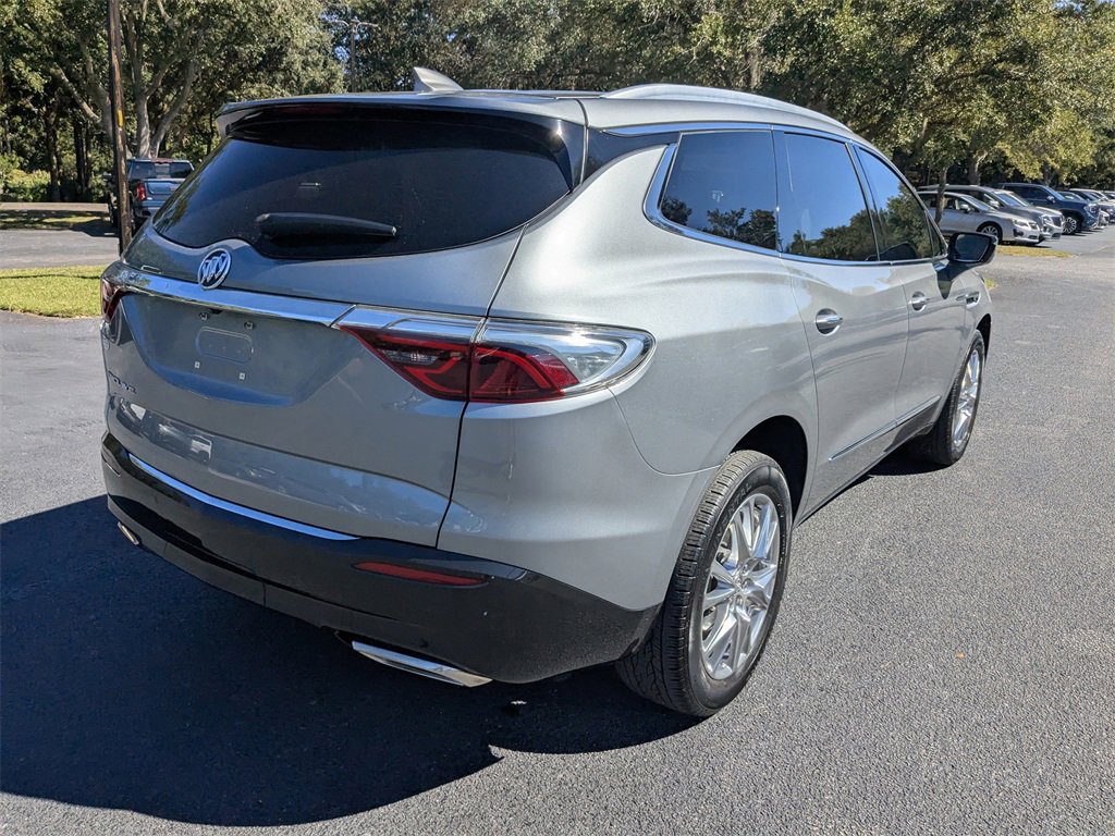 Used 2023 Buick Enclave Essence w/ Experience Buick Package image 4