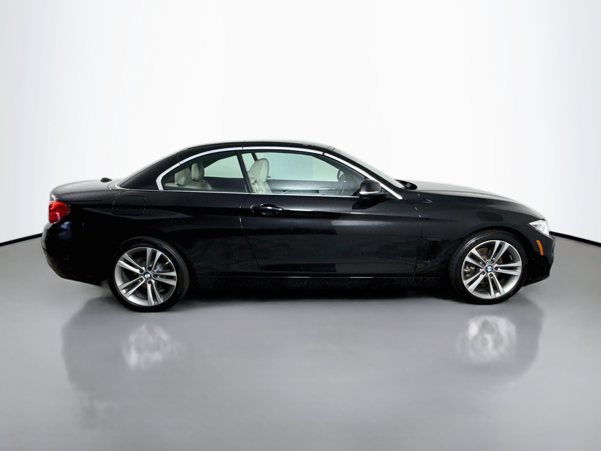 Used 2016 BMW 428i xDrive Convertible AWD/4WD image 11