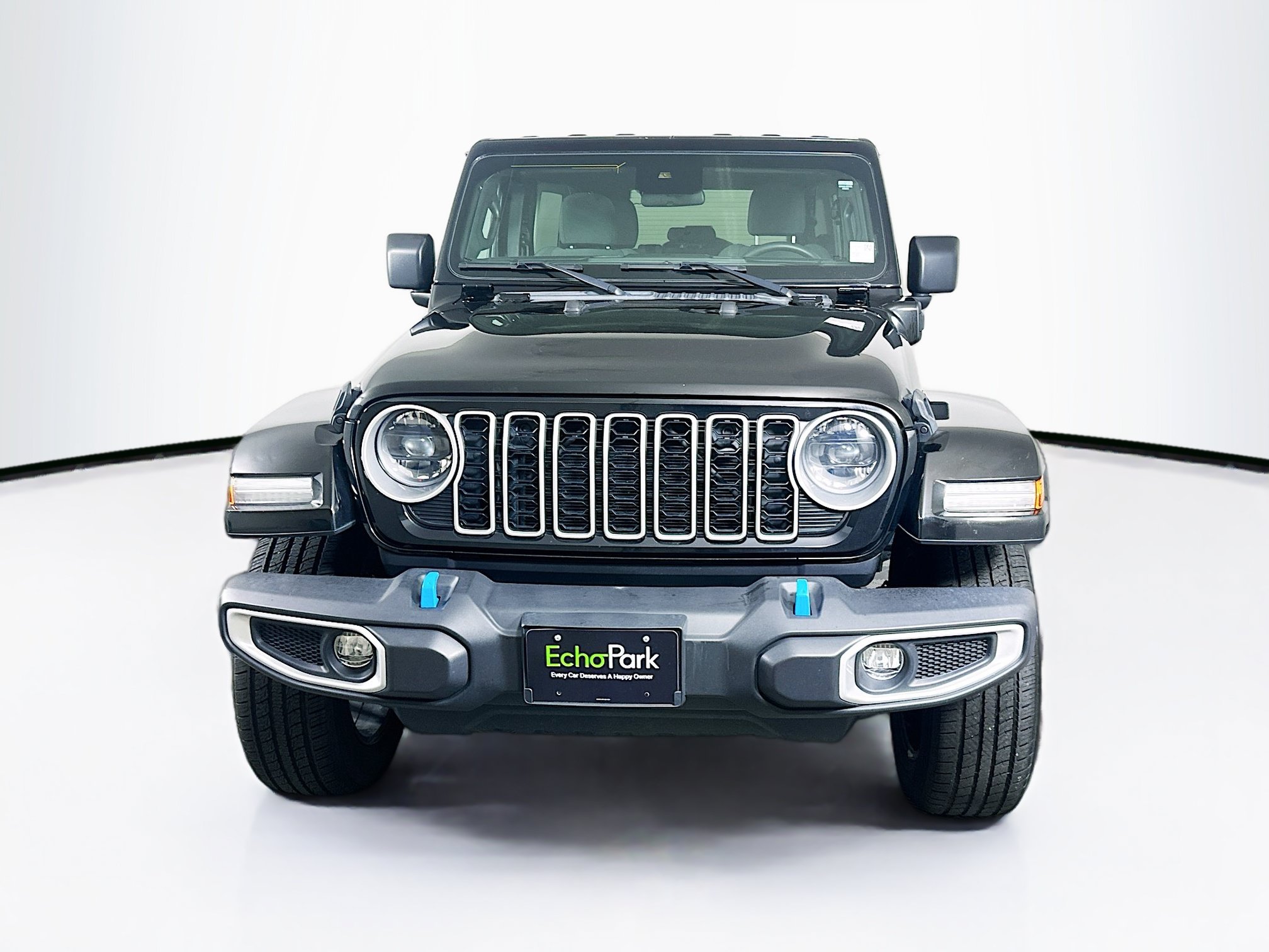 Used 2024 Jeep Wrangler Unlimited Sahara AWD/4WD image 2