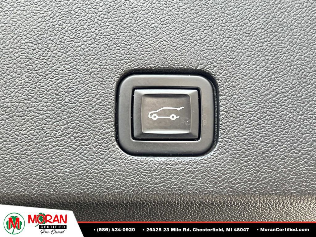 Used 2022 Cadillac XT6 Premium Luxury AWD/4WD image 12