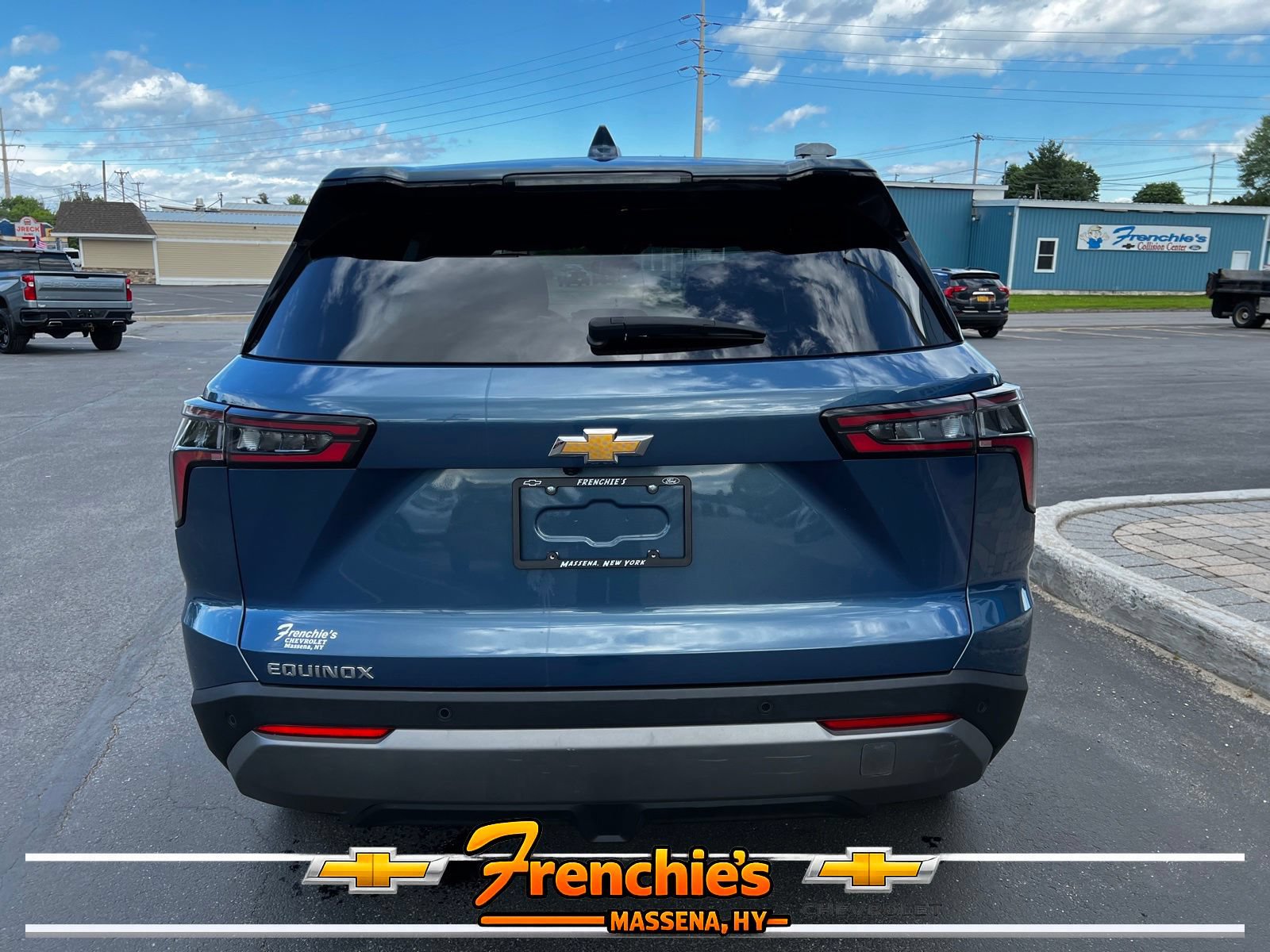 Used 2025 Chevrolet Equinox LT FWD image 4