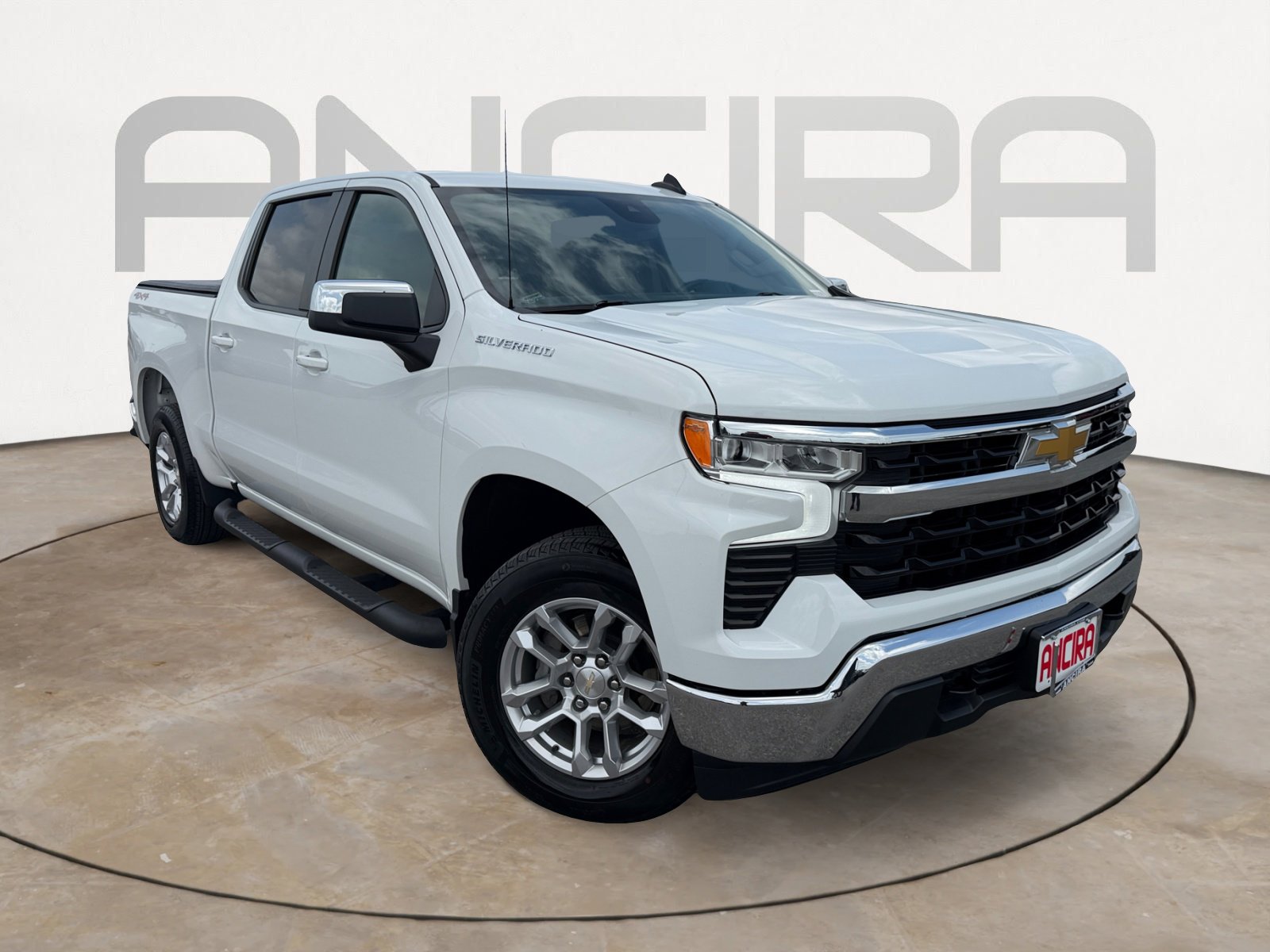 Used 2023 Chevrolet Silverado 1500 LT AWD/4WD image 4