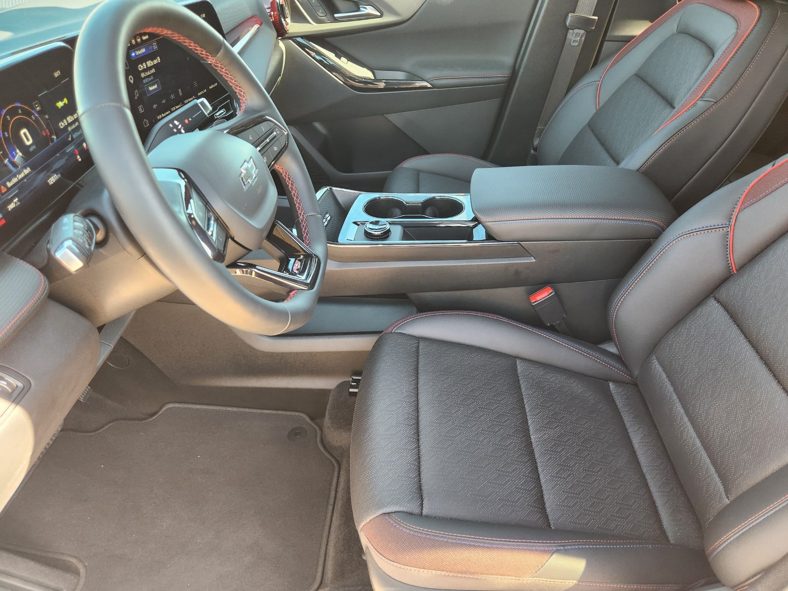 Certified 2025 Chevrolet Equinox RS w/ Safety and Technology Package AWD/4WD image 17