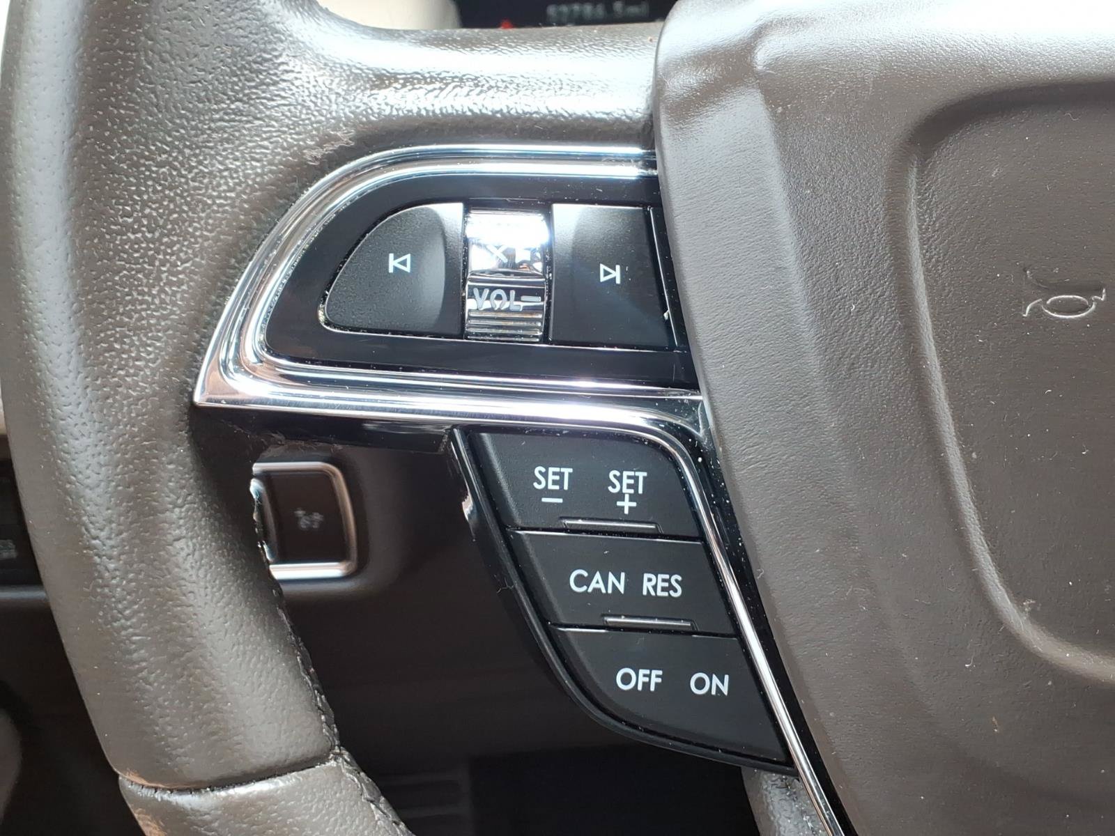 Certified 2023 Lincoln Nautilus FWD w/ Premium Package image 14