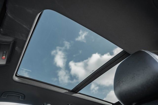 Used 2021 Volkswagen Atlas Cross Sport SEL image 34