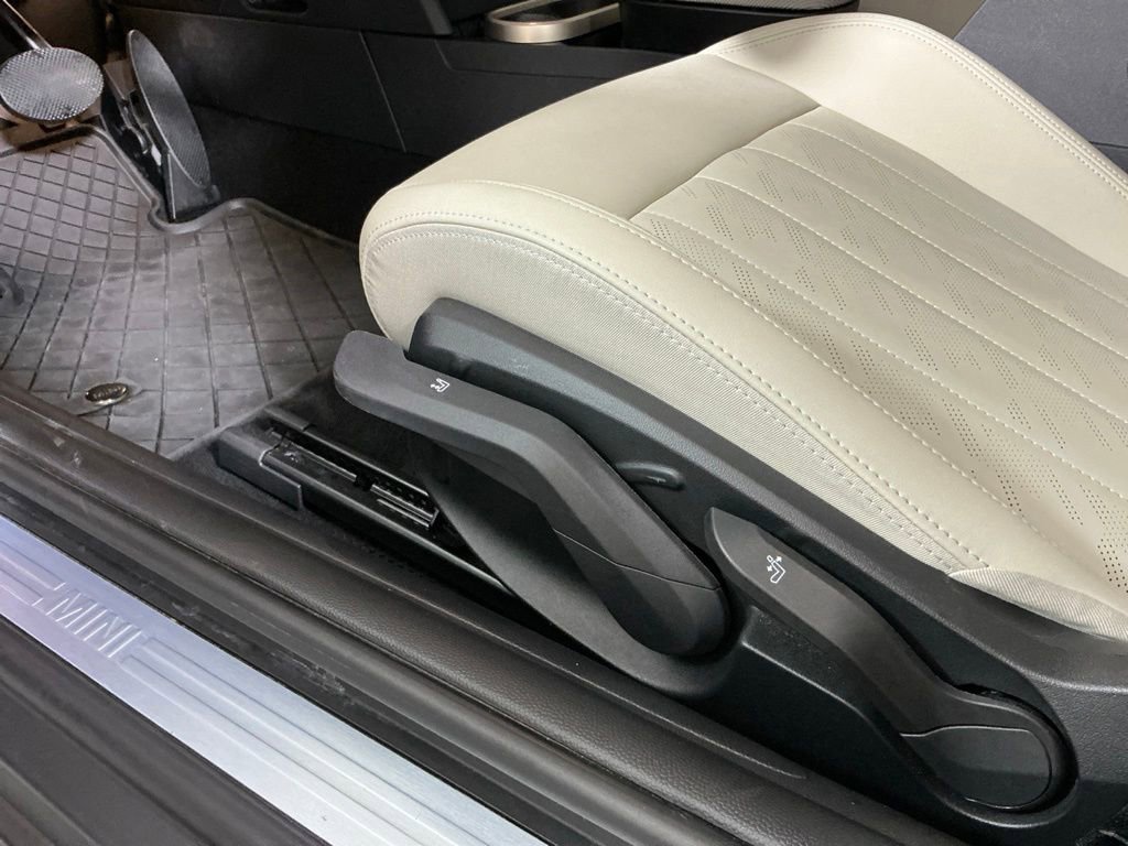 Certified 2025 MINI Cooper S FWD image 18