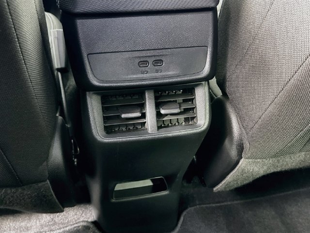 Used 2026 Chevrolet Equinox LT AWD/4WD image 25