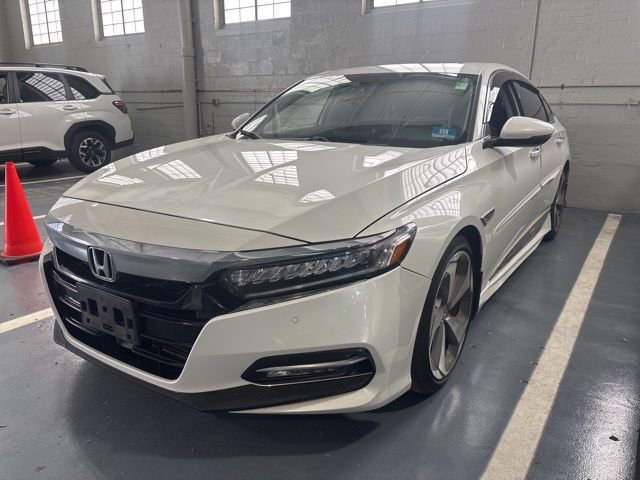Used 2018 Honda Accord Touring image 1