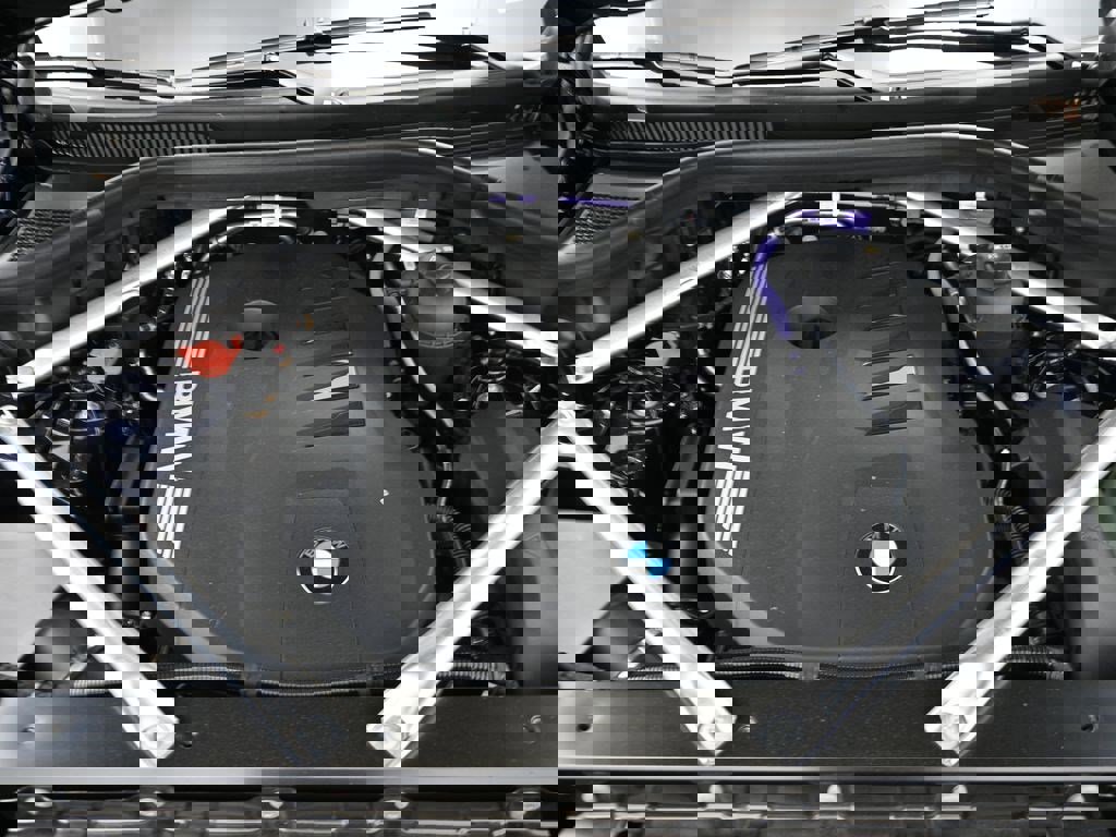 Used 2026 BMW X5 xDrive40i w/ M Sport Package AWD/4WD image 17