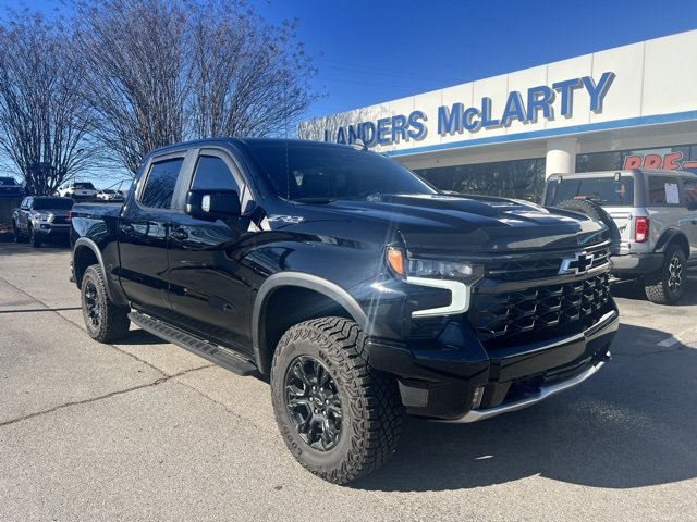 Used 2023 Chevrolet Silverado 1500 ZR2 w/ Technology Package image 2