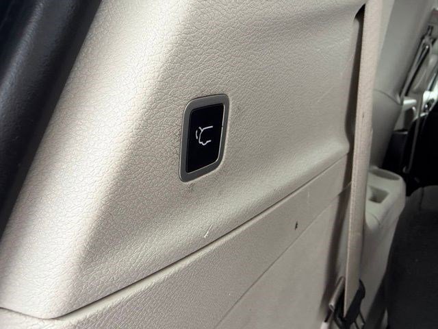 Used 2022 Chrysler Voyager LX FWD image 15