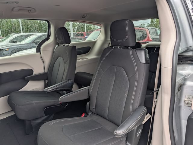 Used 2023 Chrysler Voyager LX FWD image 15