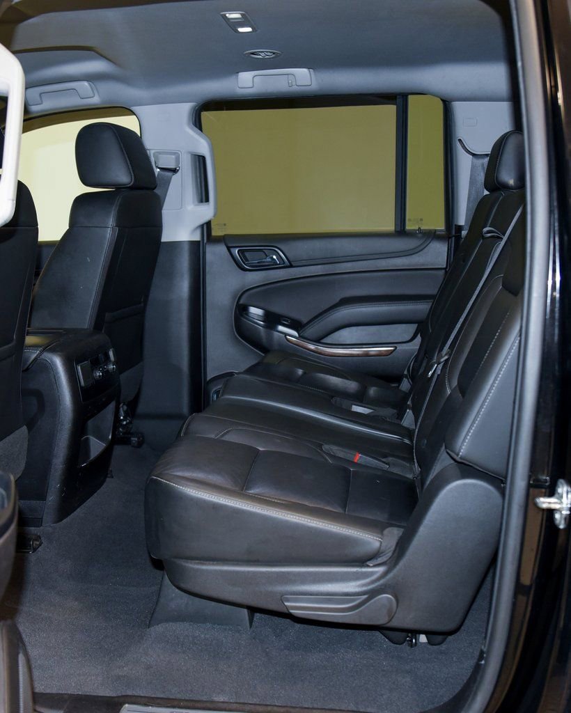 Used 2019 Chevrolet Suburban LT image 4