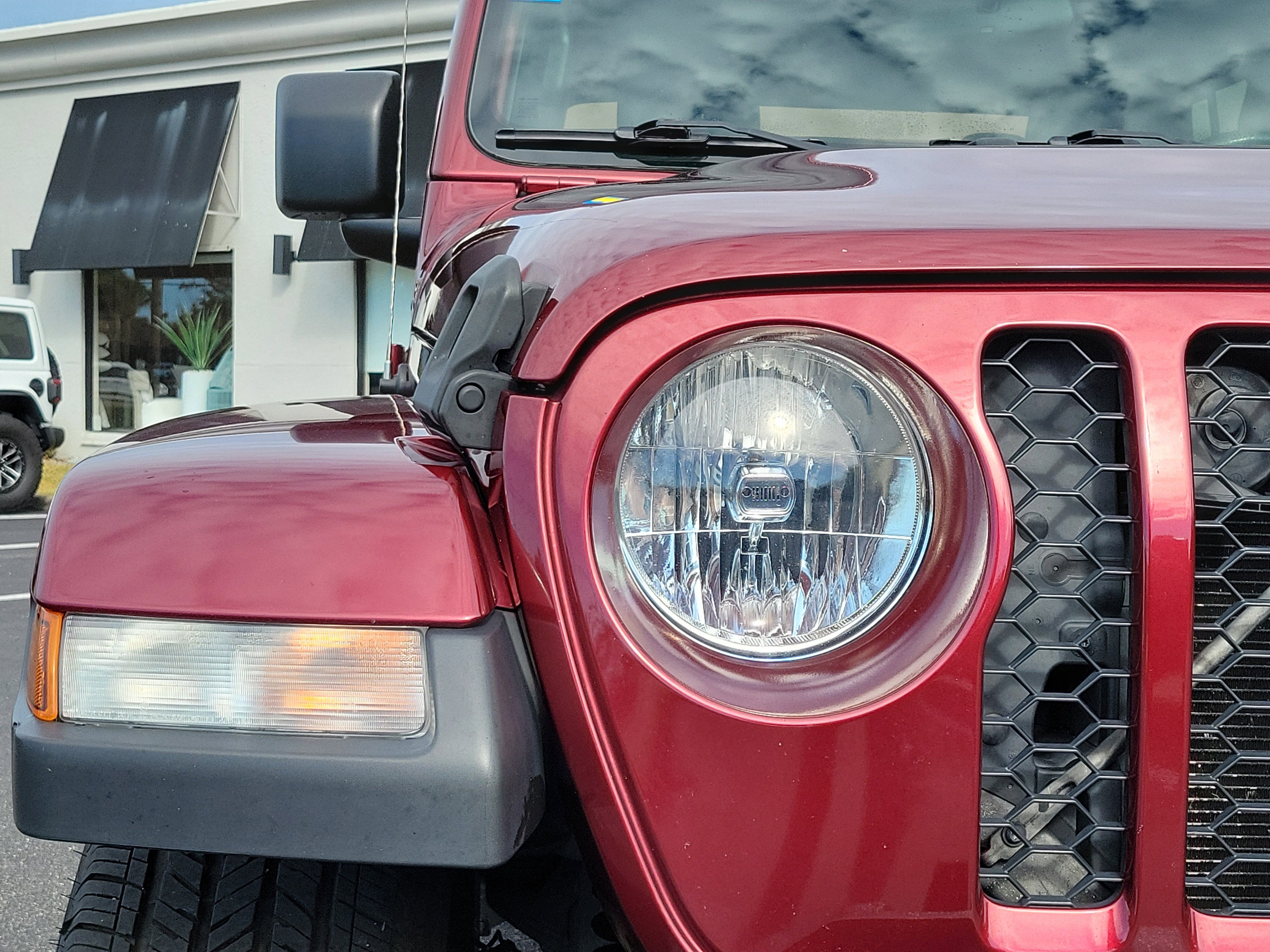 Used 2021 Jeep Gladiator Sport image 7