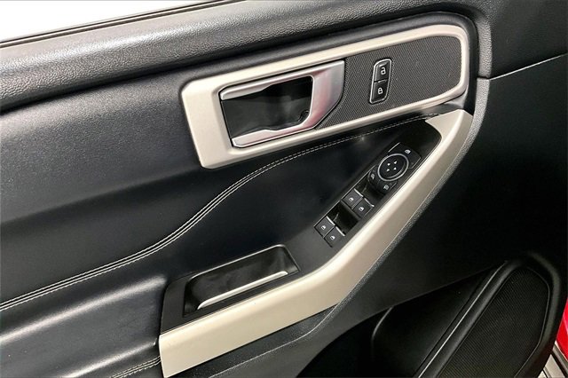 Used 2021 Ford Explorer XLT image 38