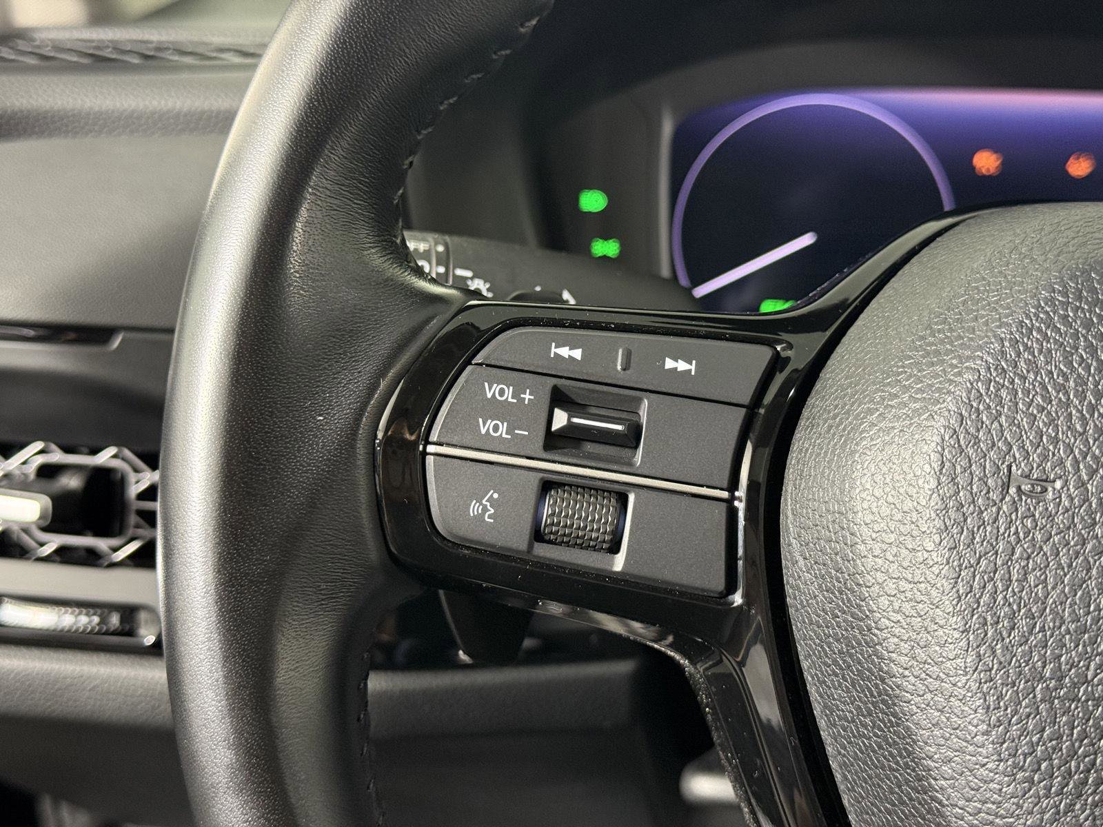 Used 2023 Honda Accord Touring image 12