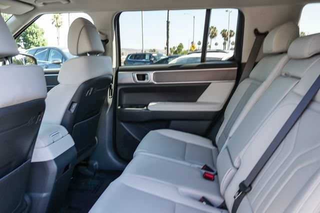 Used 2025 Hyundai Santa Fe SEL FWD image 19