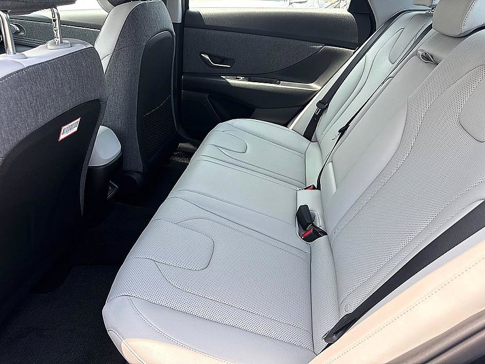 New 2026 Hyundai Elantra Limited FWD image 7