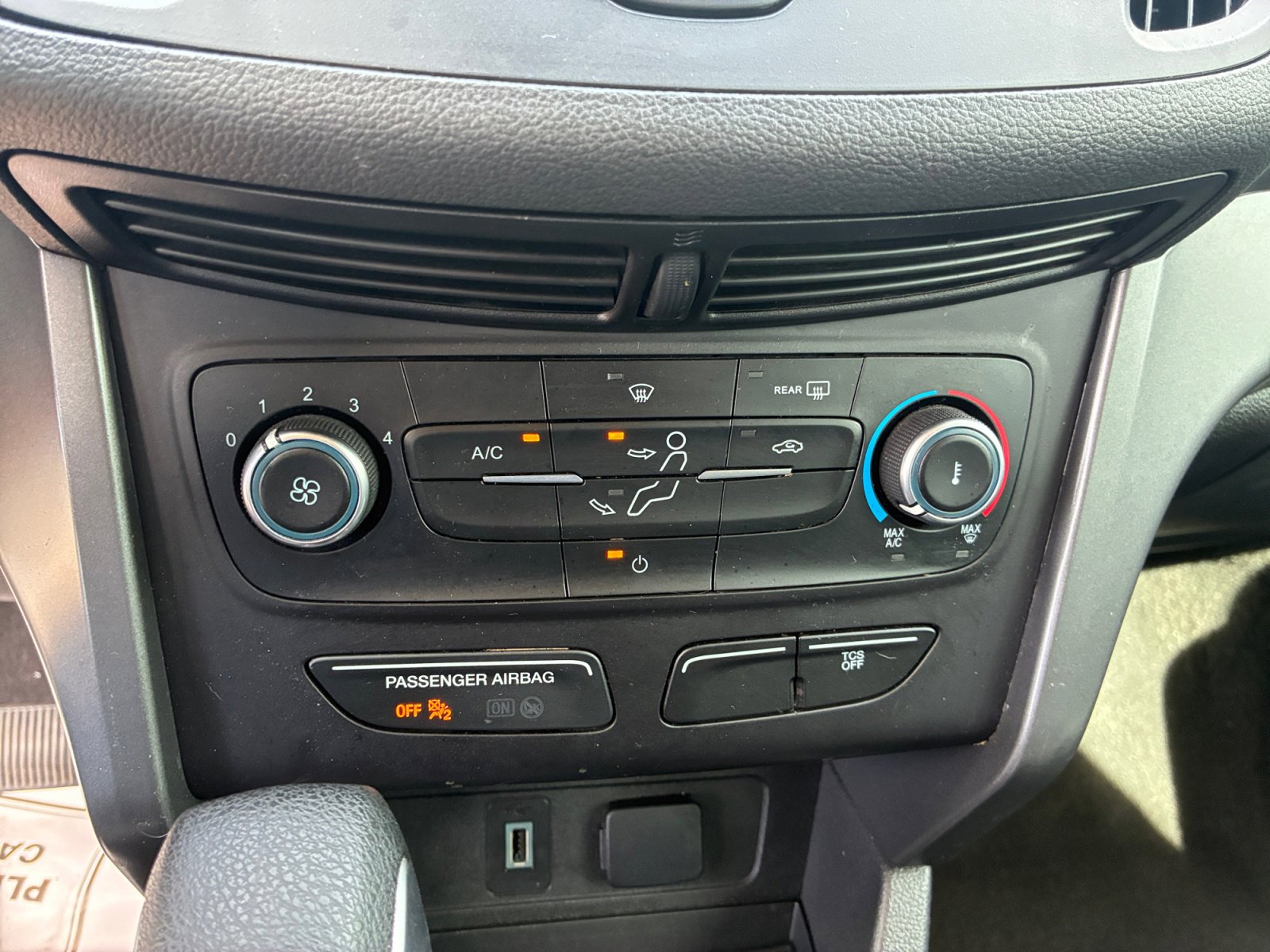 Used 2018 Ford Escape SE image 23