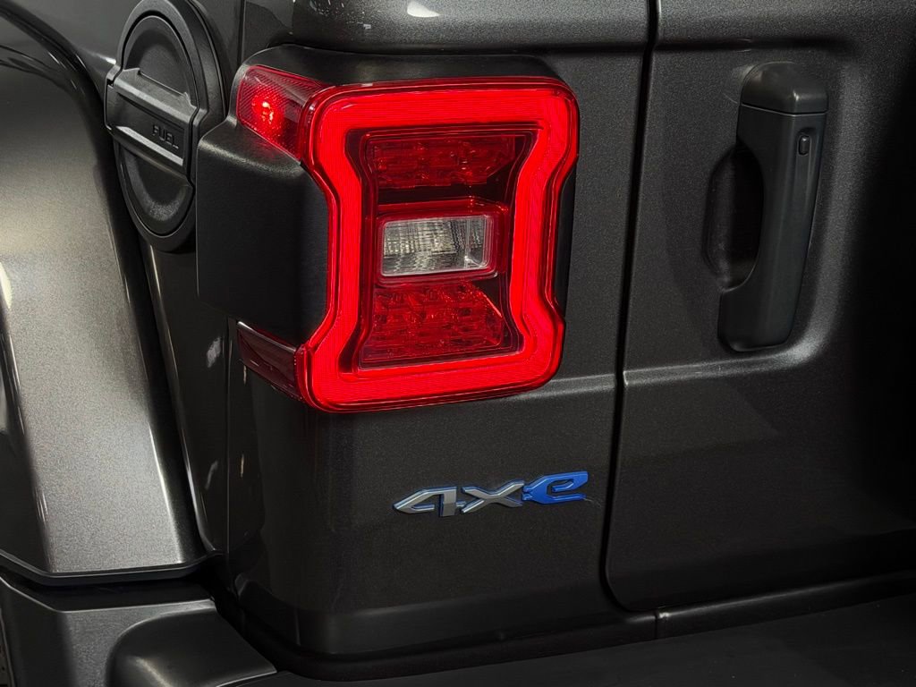 Used 2022 Jeep Wrangler Unlimited Sahara w/ Safety Group image 12