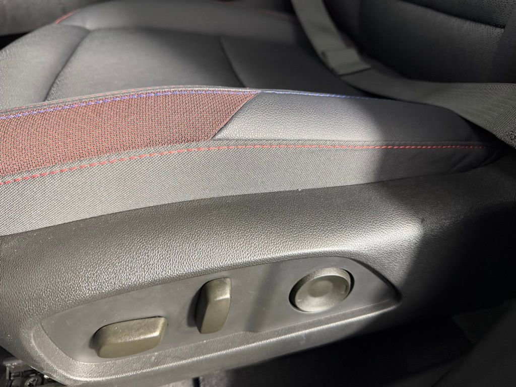 Used 2025 Chevrolet Equinox RS w/ Convenience Package III AWD/4WD image 23