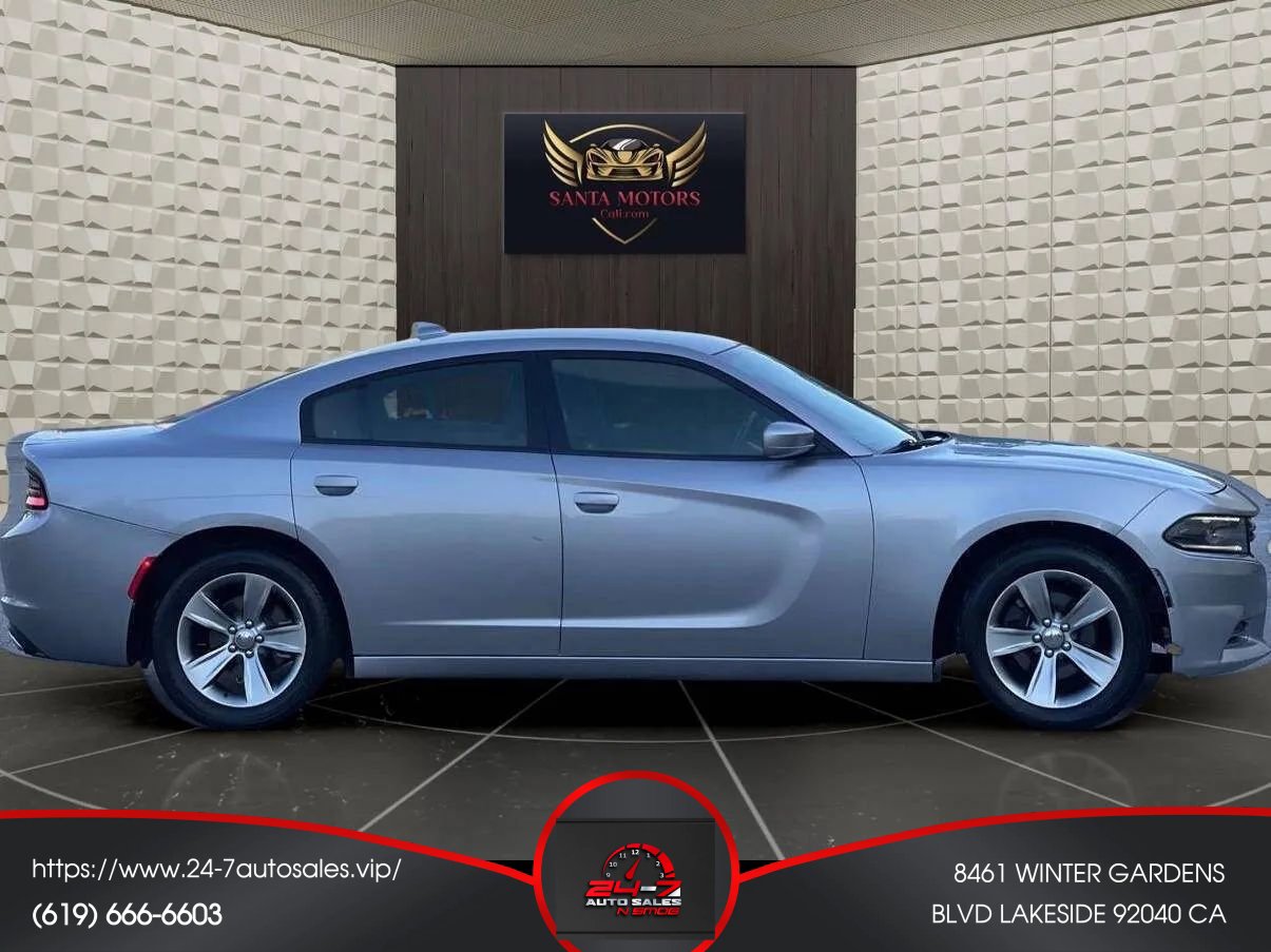 Used 2016 Dodge Charger SXT w/ Driver Confidence Group image 4