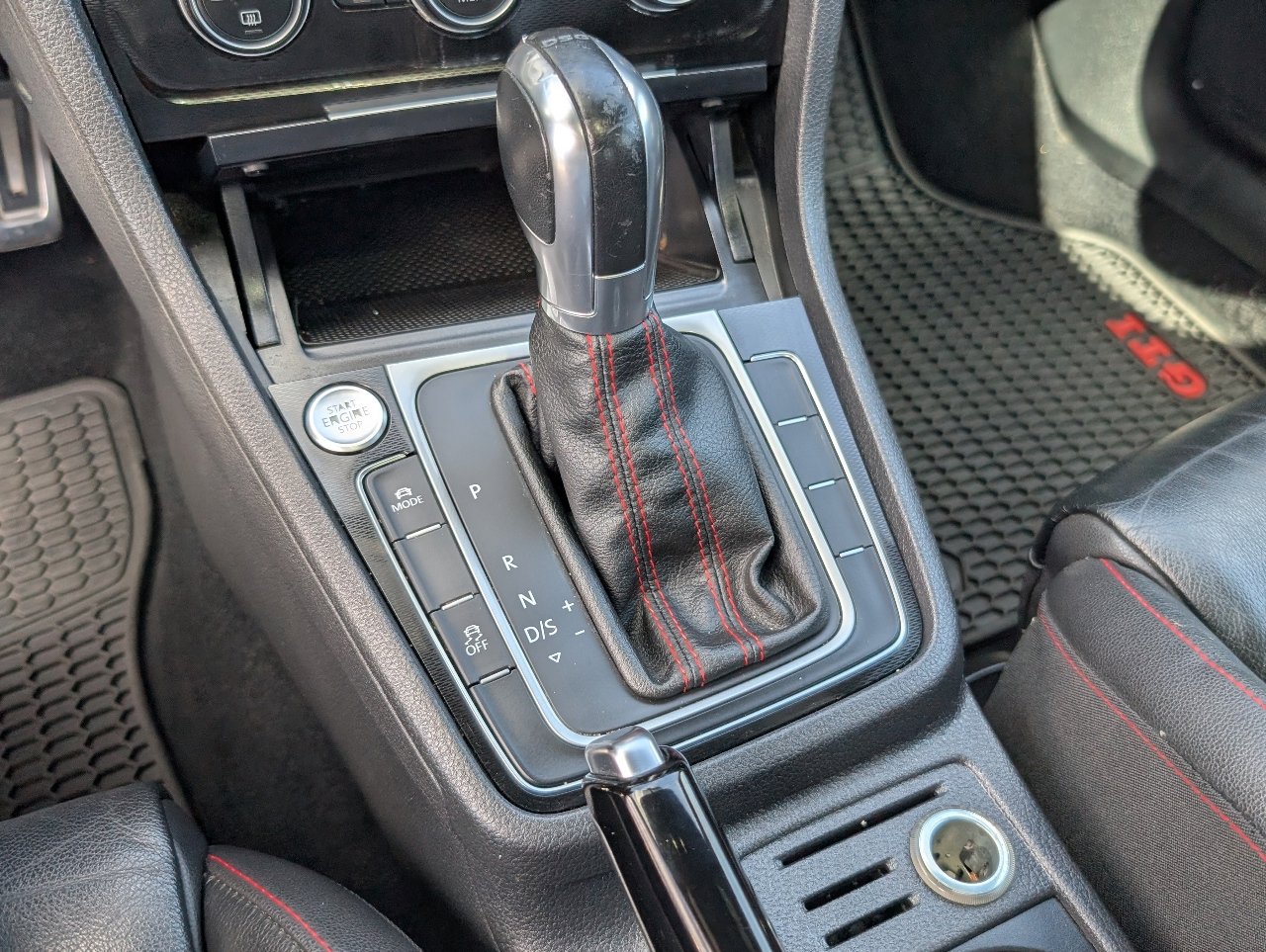 Used 2015 Volkswagen GTI Autobahn w/ Lighting Package (SEL) image 16