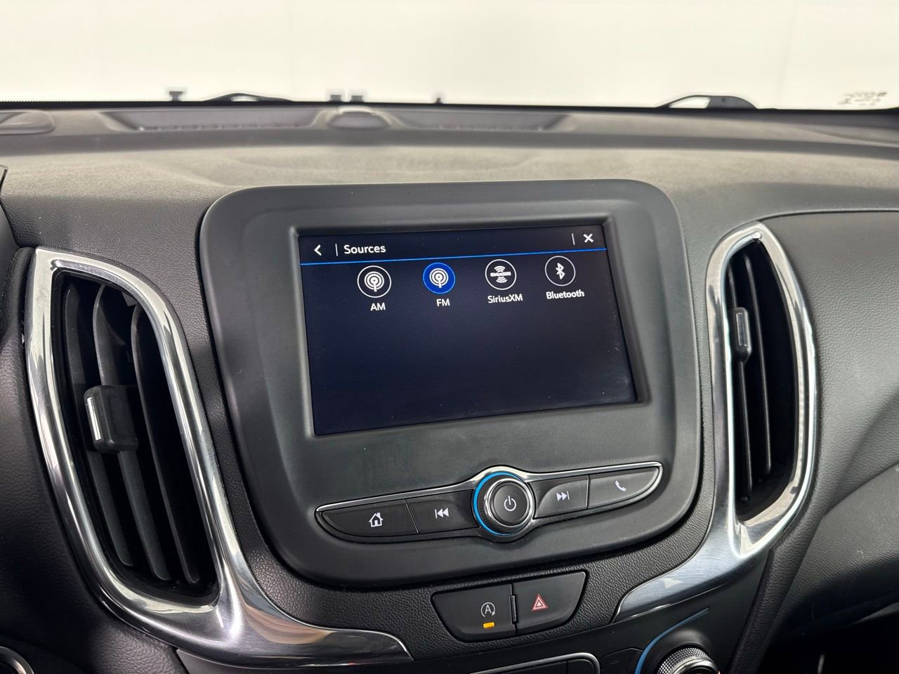 Used 2023 Chevrolet Equinox LT image 17