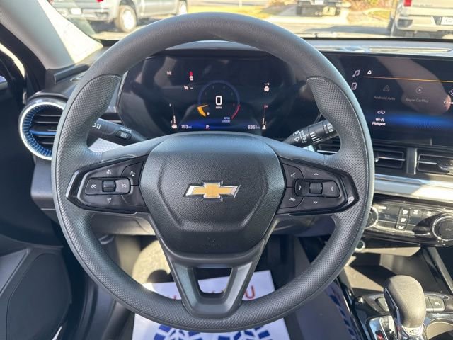 Used 2025 Chevrolet Trax LT image 14