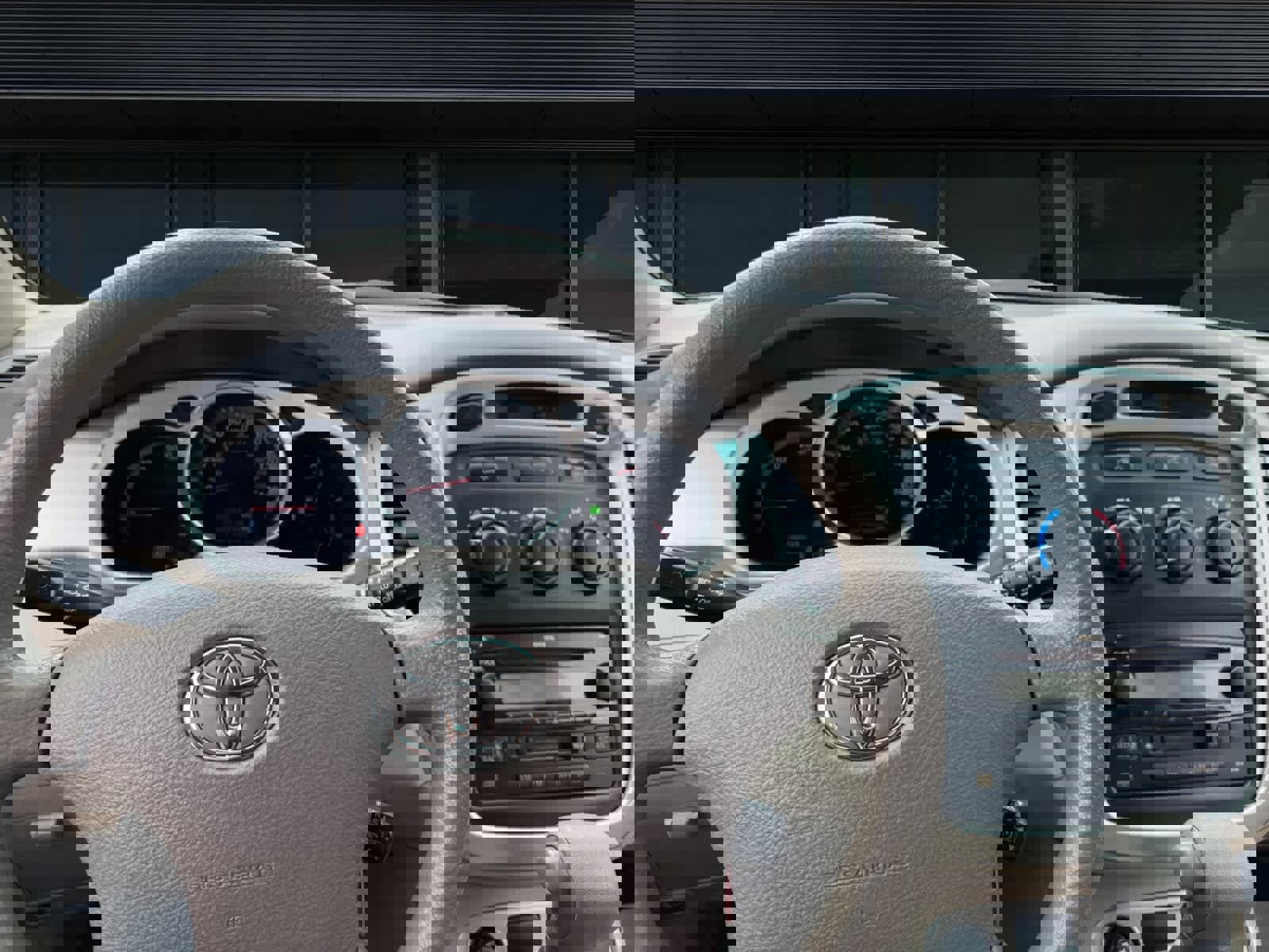 Used 2007 Toyota Highlander w/ 3rd Row image 3