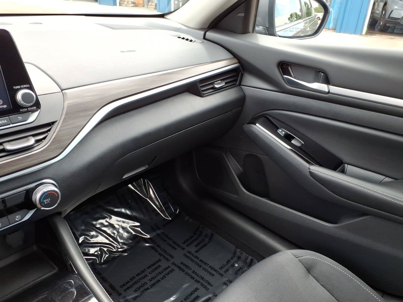 Used 2023 Nissan Altima 2.5 SV AWD/4WD image 22