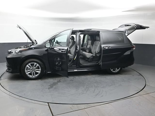 Certified 2026 Toyota Sienna XLE AWD/4WD image 52