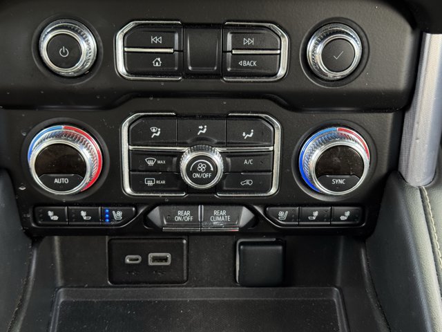 Used 2023 GMC Yukon XL SLT RWD image 19