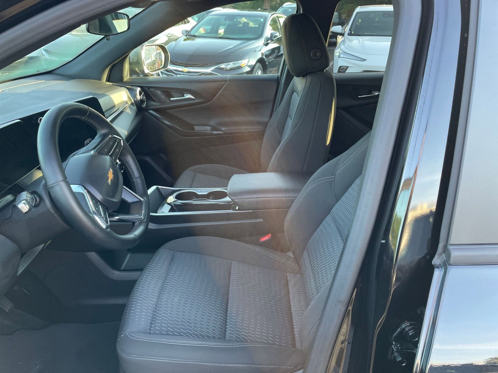 Used 2025 Chevrolet Equinox LT image 21