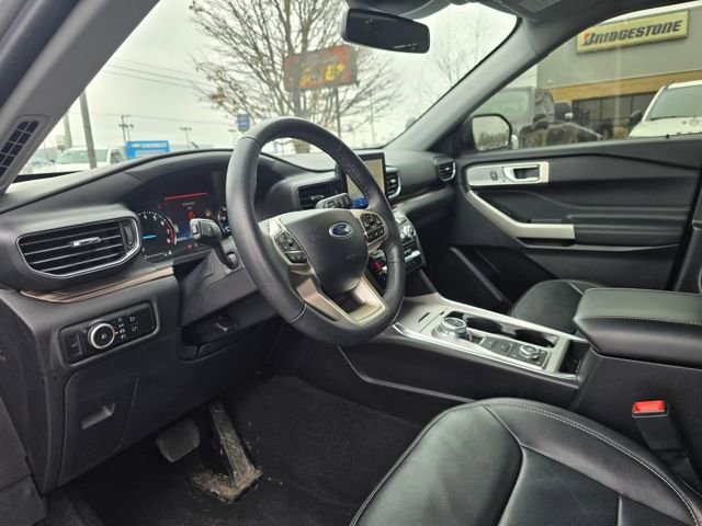 Used 2024 Ford Explorer Limited image 11
