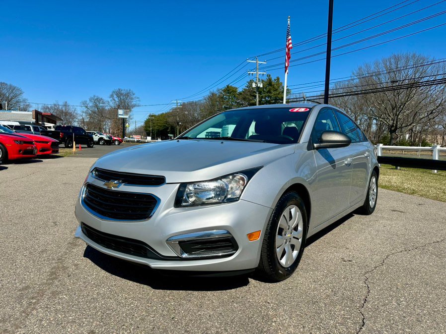 Used 2015 Chevrolet Cruze LS image 1