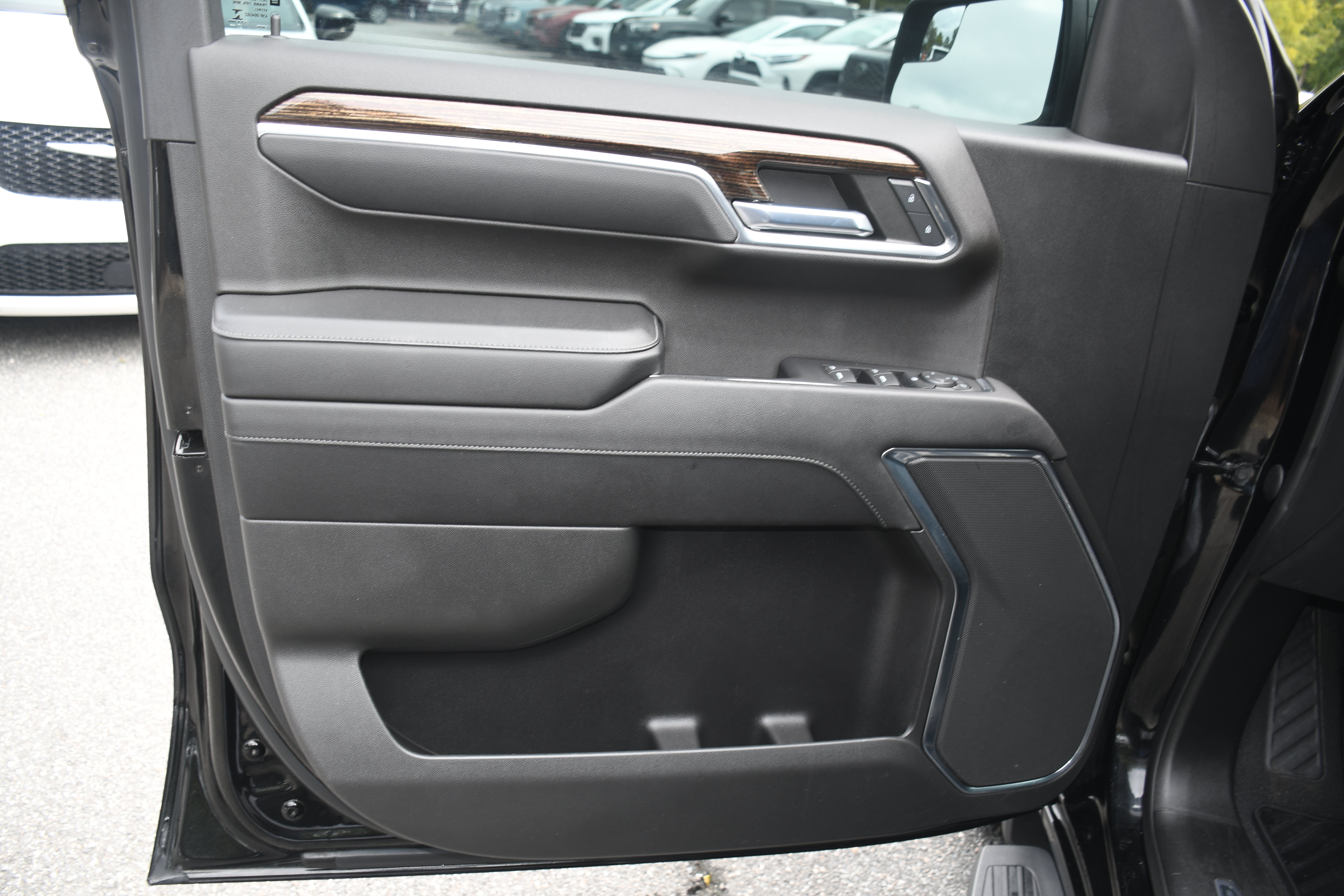 Used 2023 GMC Sierra 1500 Elevation AWD/4WD image 9
