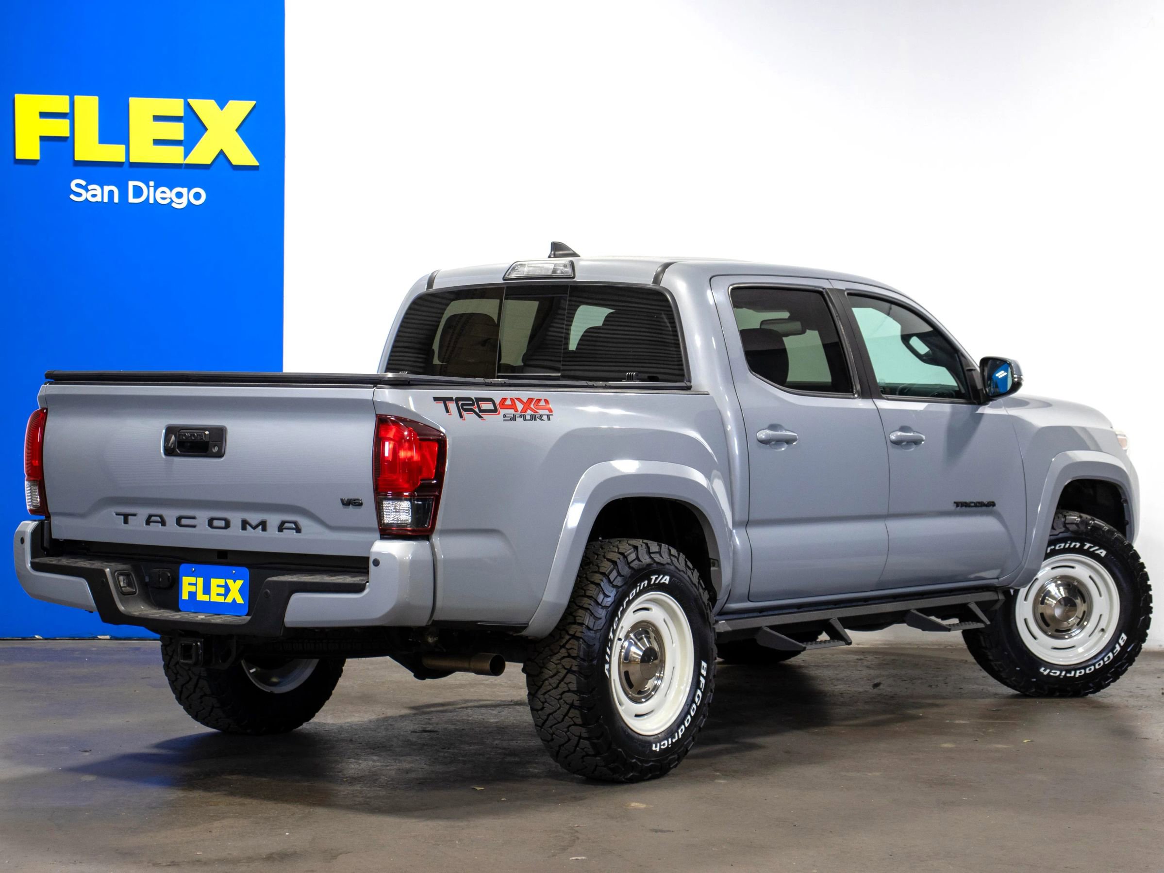 Used 2019 Toyota Tacoma TRD Sport image 6