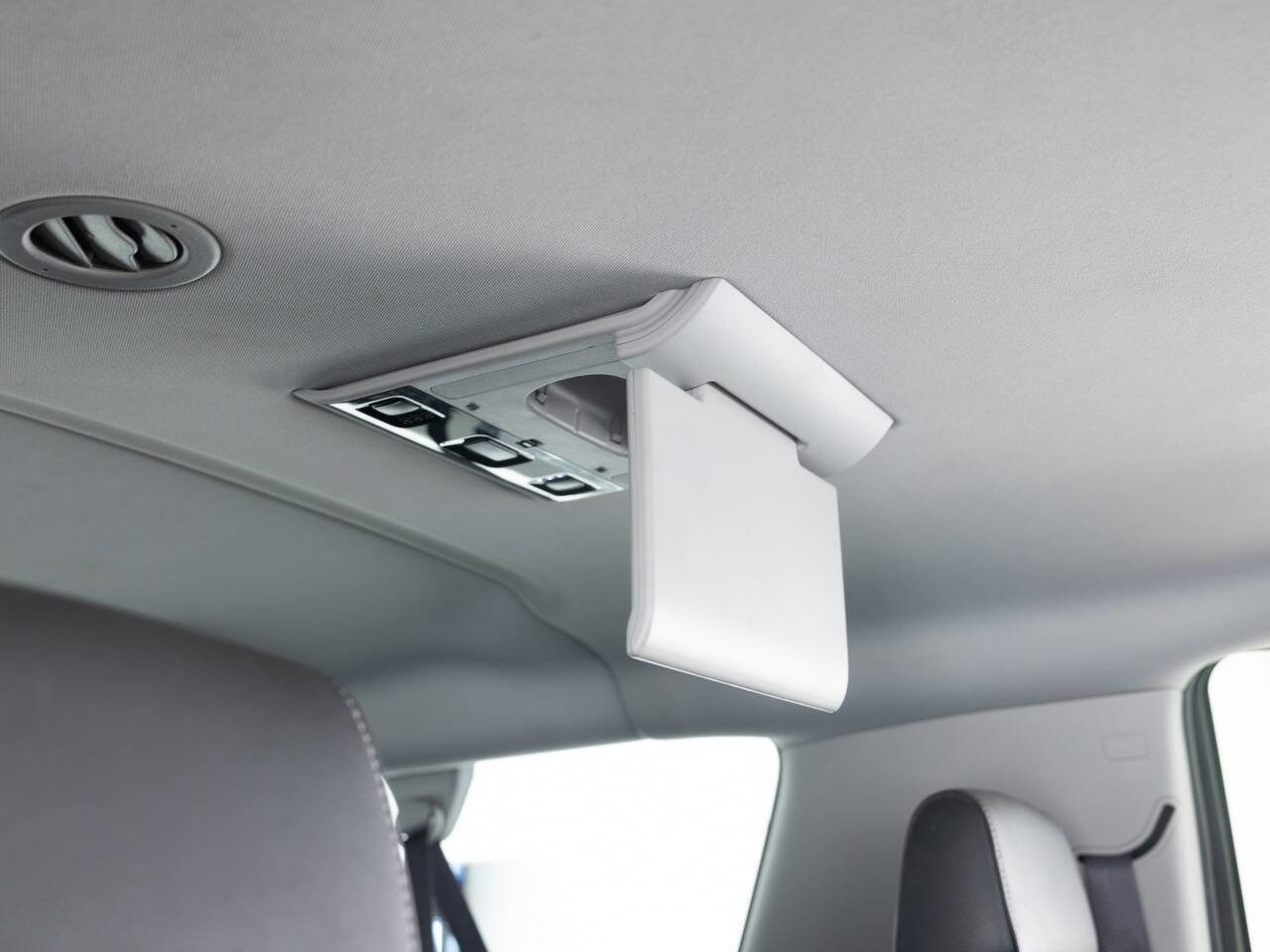 Used 2016 Chevrolet Suburban LTZ AWD/4WD image 37