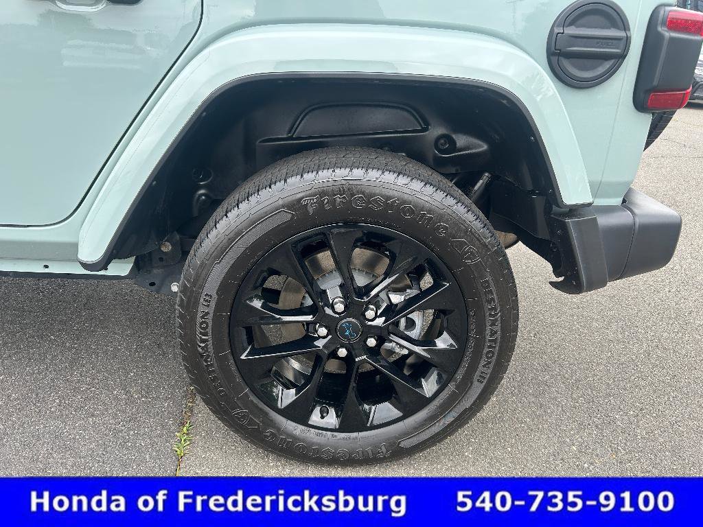 Used 2024 Jeep Wrangler Sahara AWD/4WD image 34