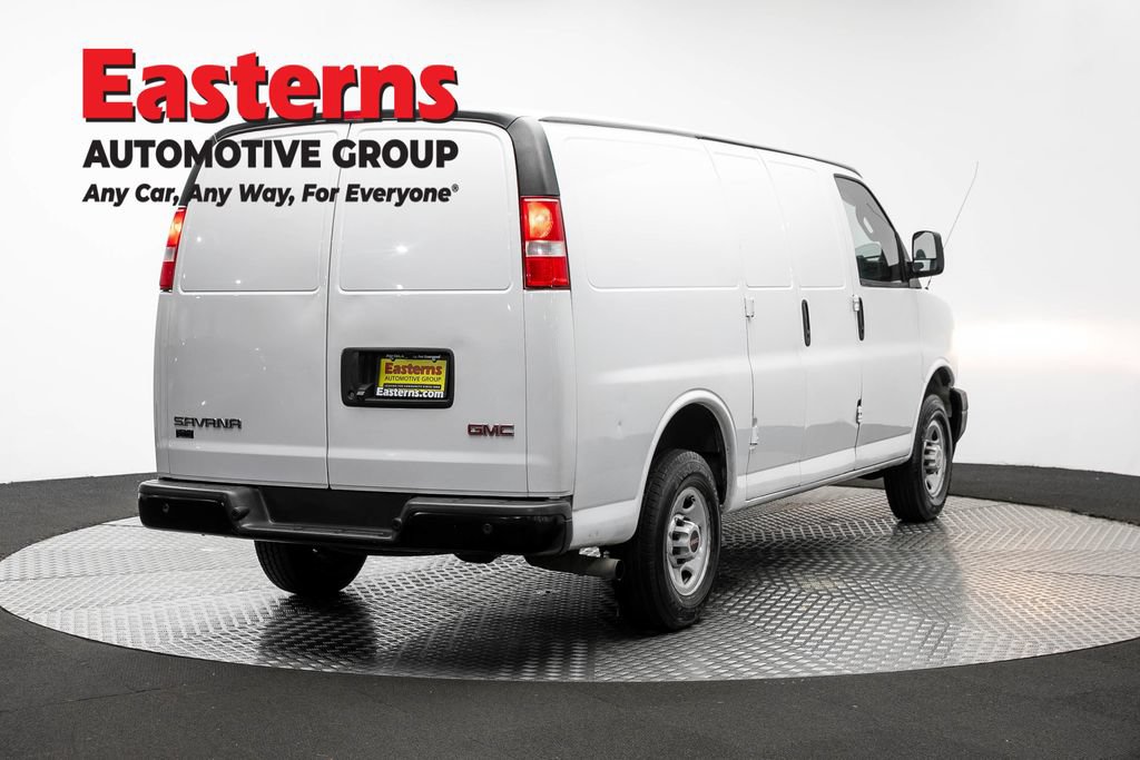 Used 2022 GMC Savana 2500 RWD image 5