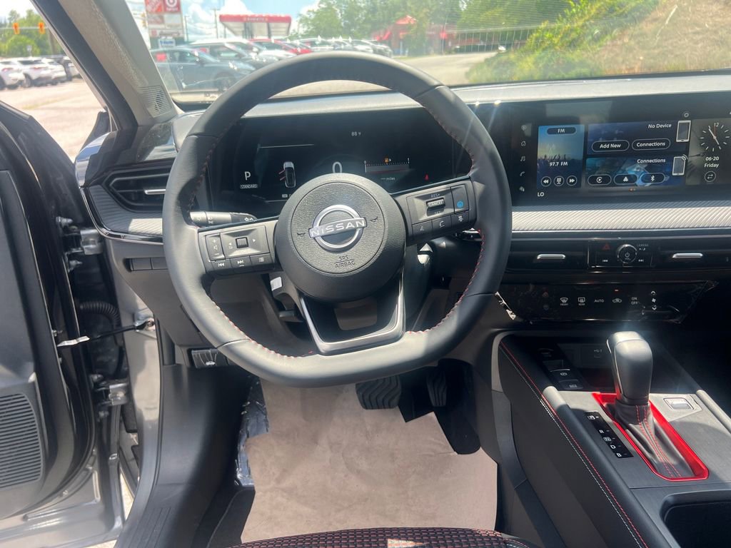 New 2025 Nissan Kicks SR image 14