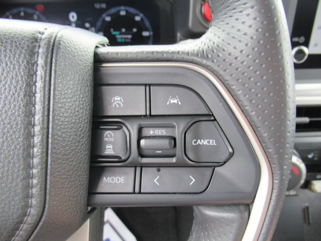 Used 2025 Toyota 4Runner TRD Off-Road AWD/4WD image 23