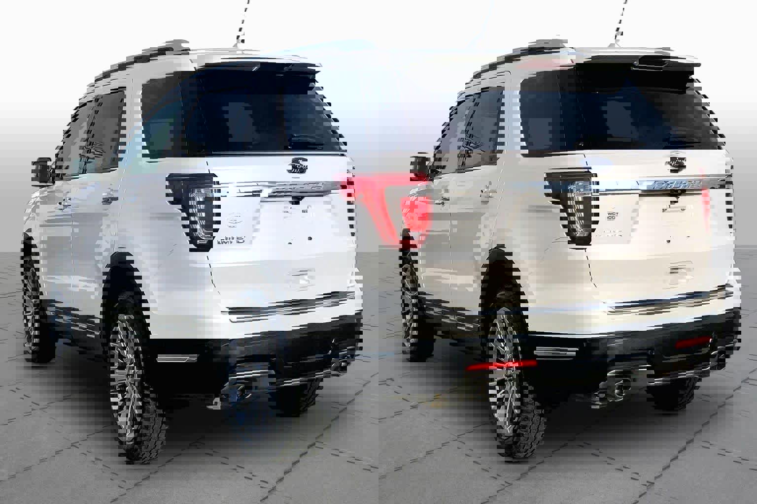 Used 2018 Ford Explorer Limited w/ Equipment Group 301A image 12