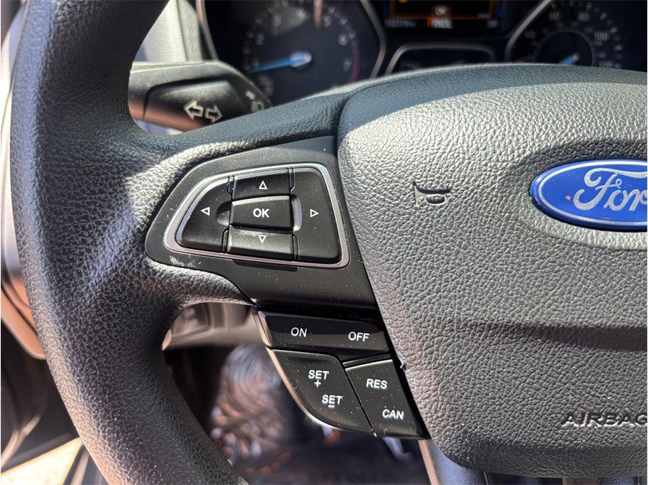 Used 2017 Ford Focus SE FWD image 18