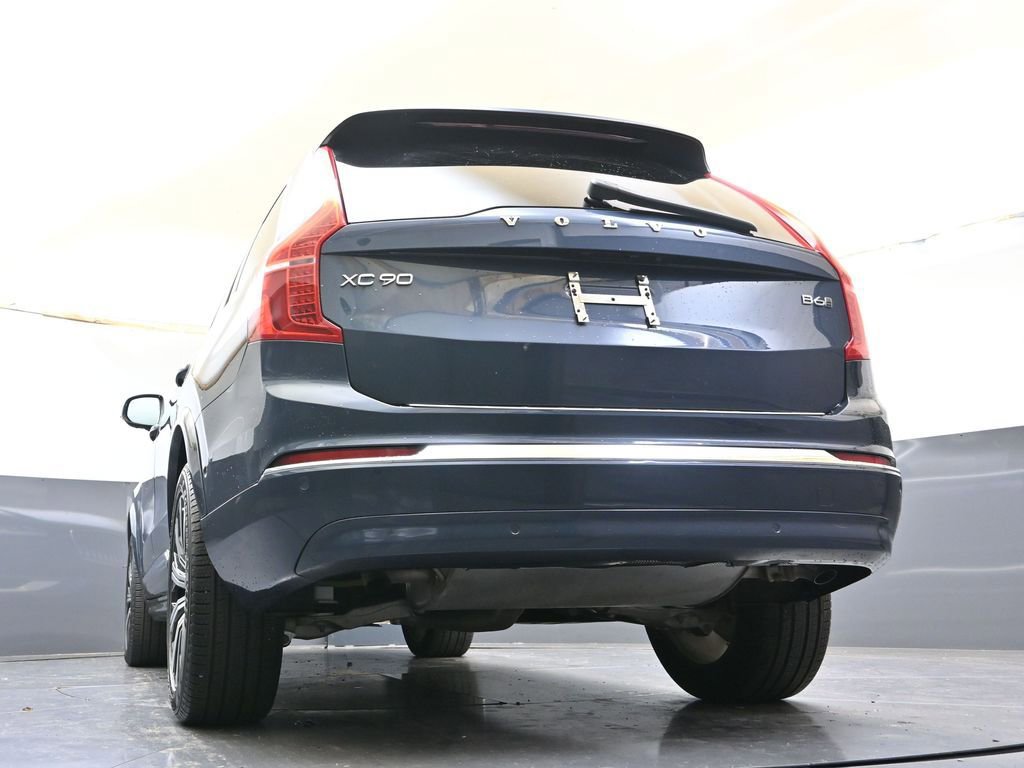 Certified 2024 Volvo XC90 B6 Plus image 31