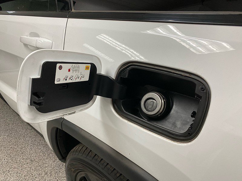 Used 2020 Jeep Grand Cherokee Laredo image 28